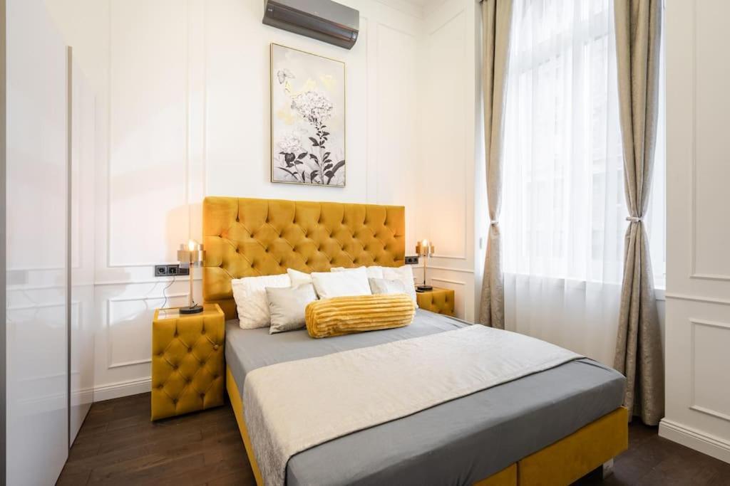 High-end 2-bedroom In The Center With Balcony Budapešť