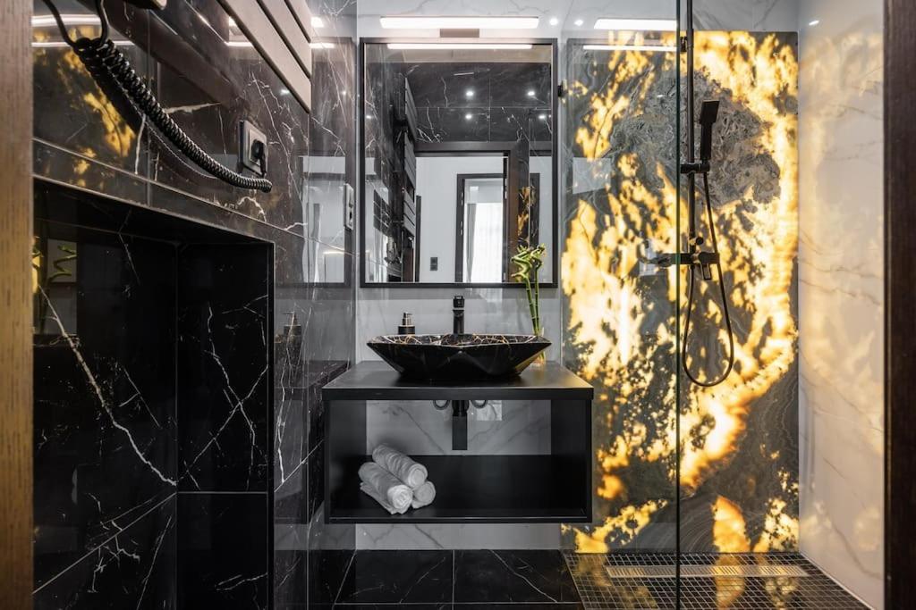 High-end 2-bedroom In The Center With Balcony Apartment Budapest