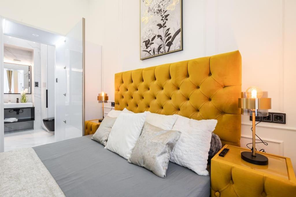 Apartment High-end 2-bedroom In The Center With Balcony Budapest