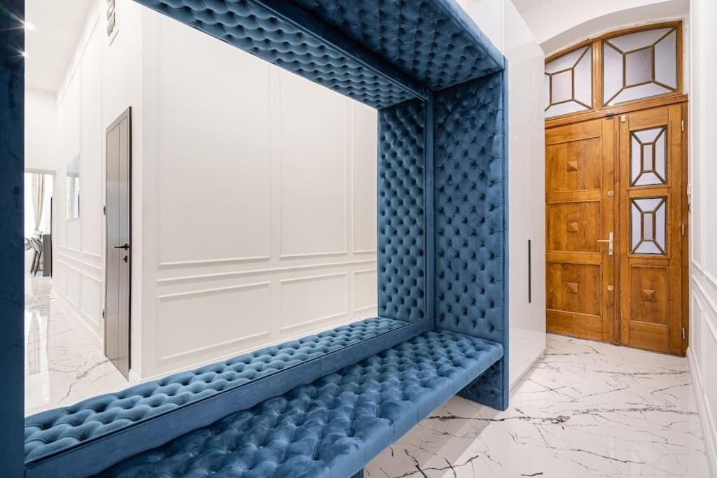 High-end 2-bedroom In The Center With Balcony Apartment Budapest