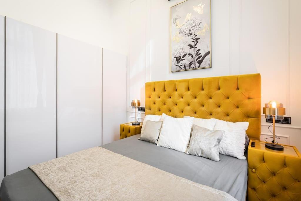 Apartment High-end 2-bedroom In The Center With Balcony Budapest